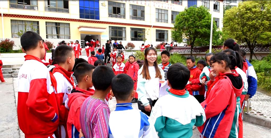 龚丽在西藏墨脱完全小学支教